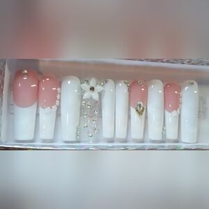 Elegant White and Pink Nail Set